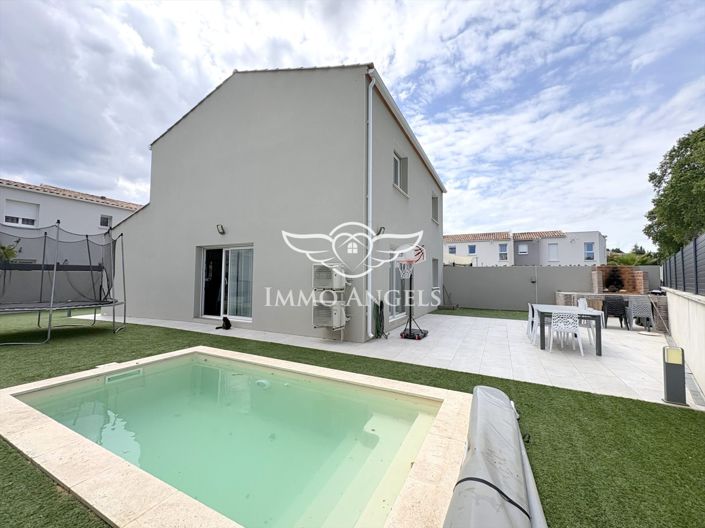 Image No.2-4 Bed House for sale