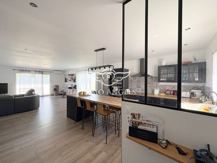 Image No.3-4 Bed House for sale