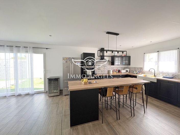Image No.4-4 Bed House for sale