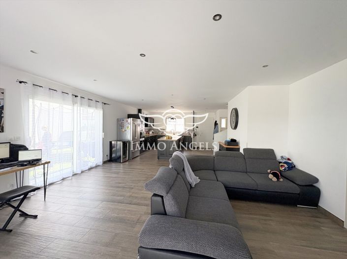 Image No.5-4 Bed House for sale