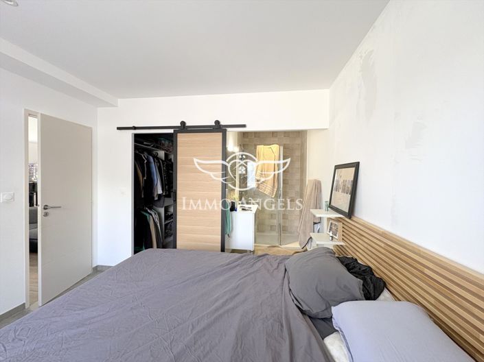 Image No.6-4 Bed House for sale