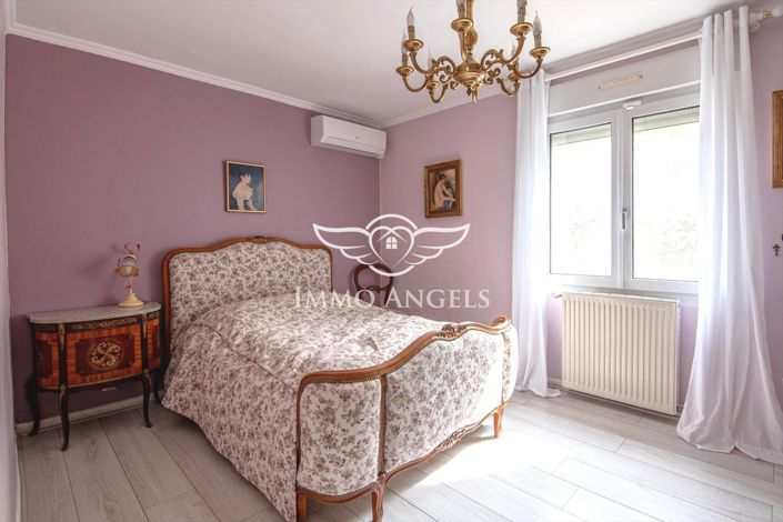 Image No.6-4 Bed House for sale