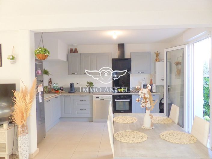 Image No.6-3 Bed House for sale