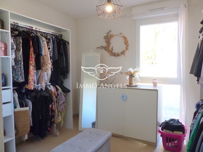 Image No.8-3 Bed House for sale