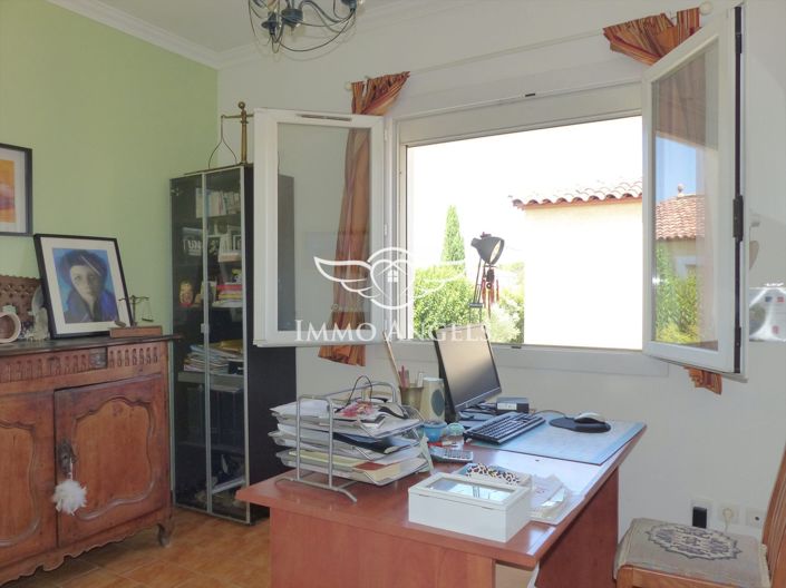 Image No.10-3 Bed Apartment for sale