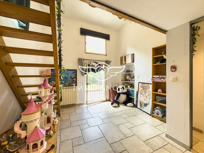 Image No.12-4 Bed House for sale