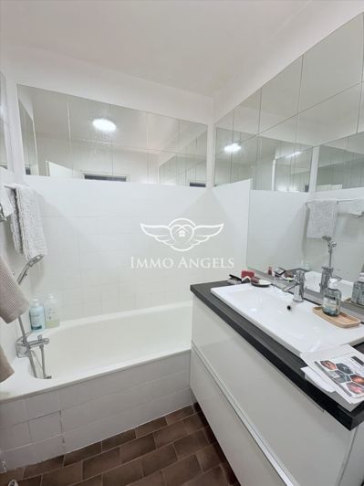 Image No.8-3 Bed Apartment for sale