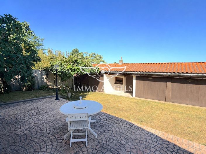 Image No.17-3 Bed House for sale