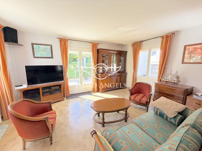 Image No.3-3 Bed House for sale