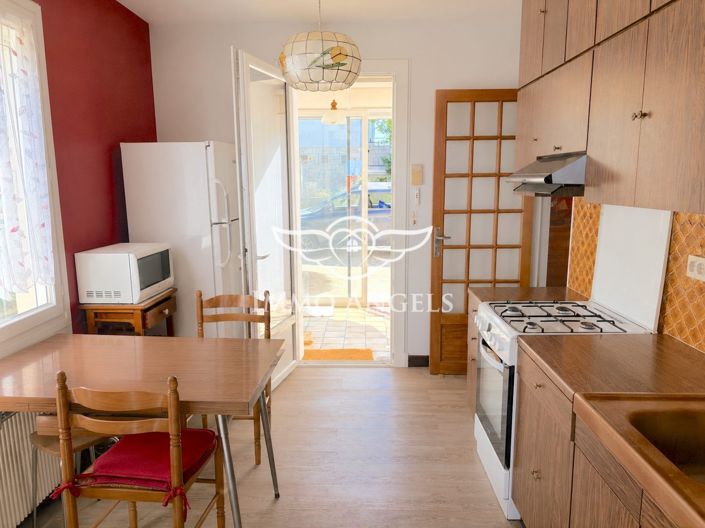 Image No.8-3 Bed House for sale