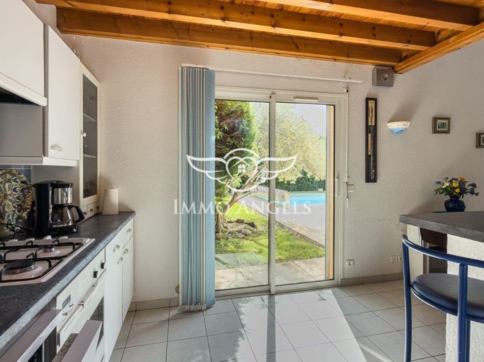 Image No.9-2 Bed House for sale