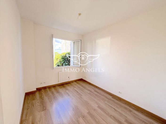 Image No.10-2 Bed House for sale