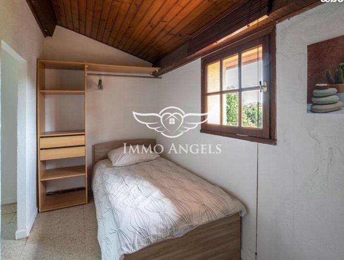 Image No.12-6 Bed House for sale