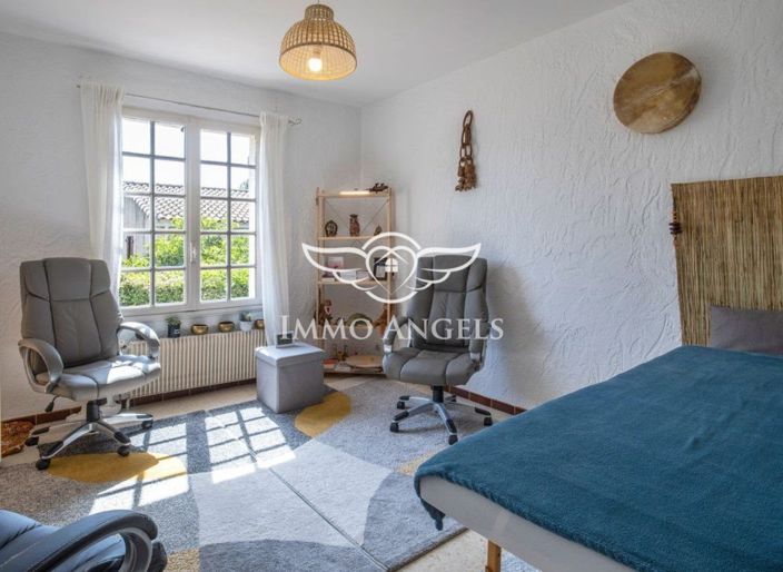 Image No.13-6 Bed House for sale