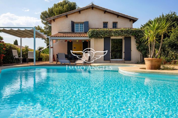 Image No.2-6 Bed House for sale