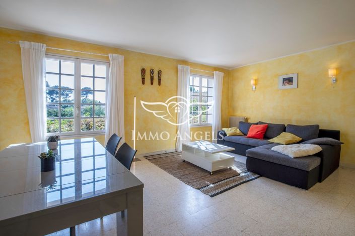 Image No.4-6 Bed House for sale