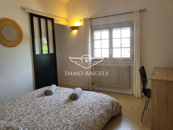 Image No.8-6 Bed House for sale