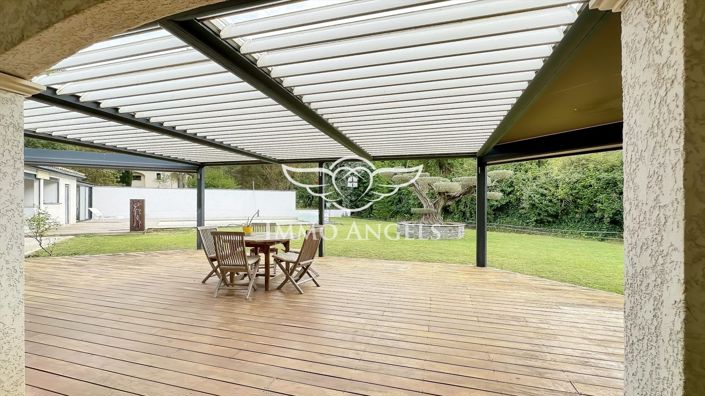 Image No.11-5 Bed House for sale