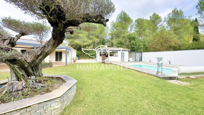 Image No.2-5 Bed House for sale
