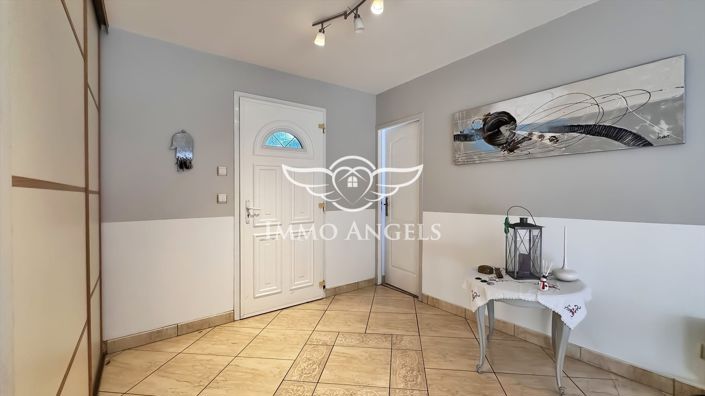 Image No.3-5 Bed House for sale