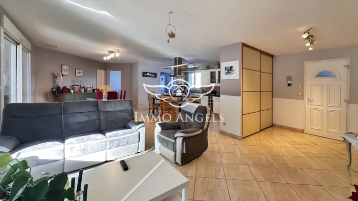 Image No.5-5 Bed House for sale