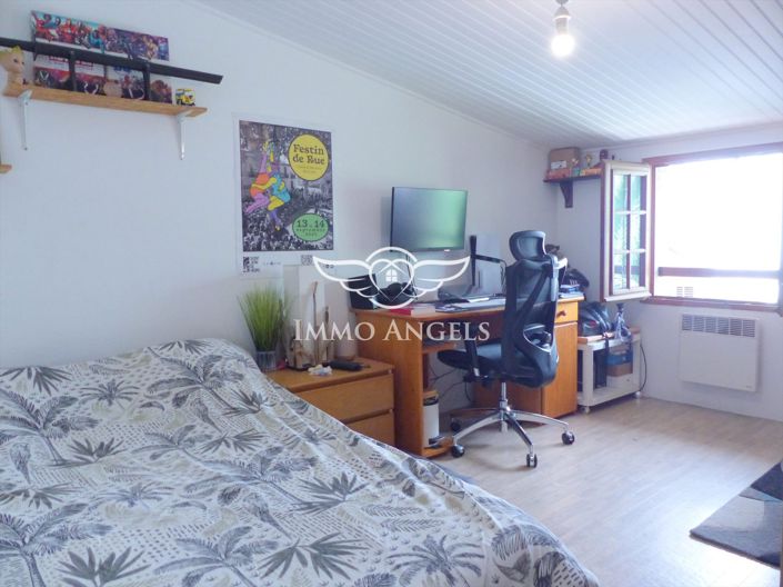 Image No.12-4 Bed House for sale