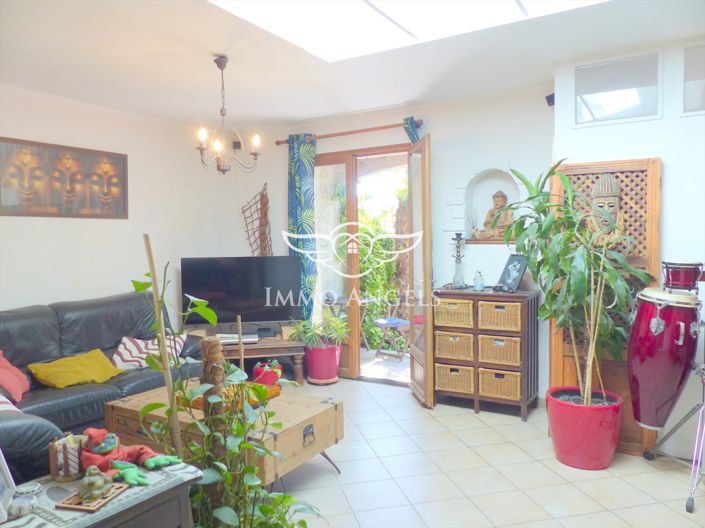 Image No.6-4 Bed House for sale