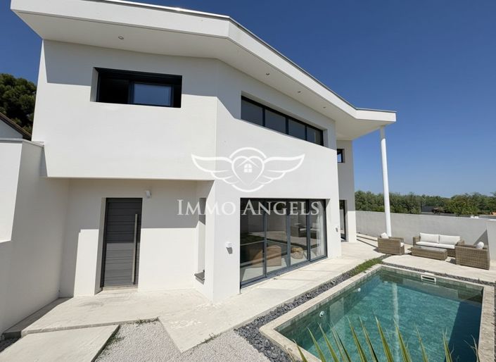 Image No.19-4 Bed Property for sale
