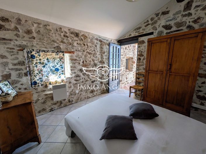 Image No.7-6 Bed House for sale