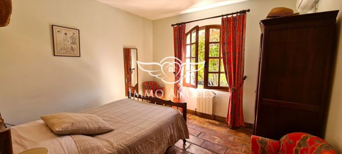 Image No.11-3 Bed House for sale