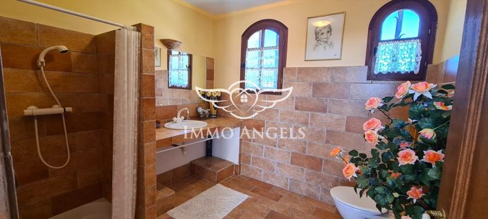Image No.9-3 Bed House for sale