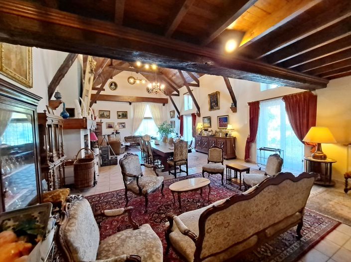 Image No.6-4 Bed House for sale