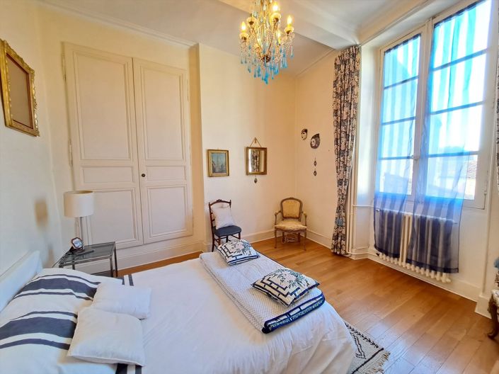 Image No.8-4 Bed House for sale