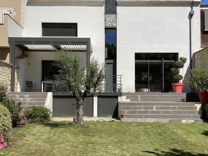 Image No.2-5 Bed House for sale
