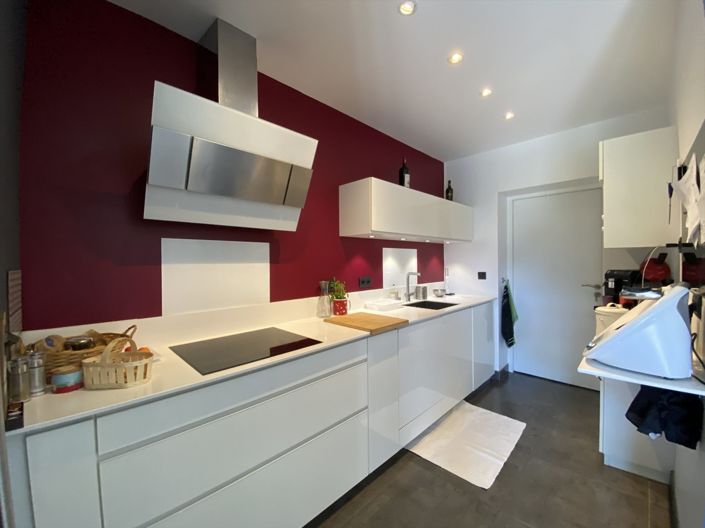 Image No.4-5 Bed House for sale