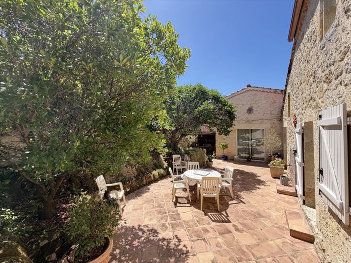 Image No.18-3 Bed House for sale