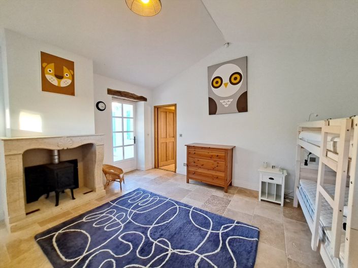 Image No.17-7 Bed House for sale