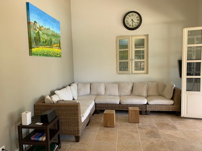 Image No.20-7 Bed House for sale