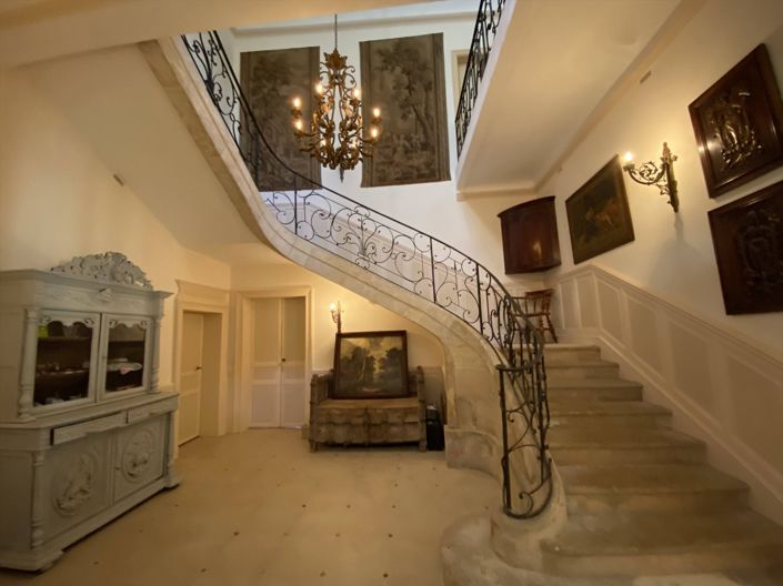 Image No.11-6 Bed Property for sale