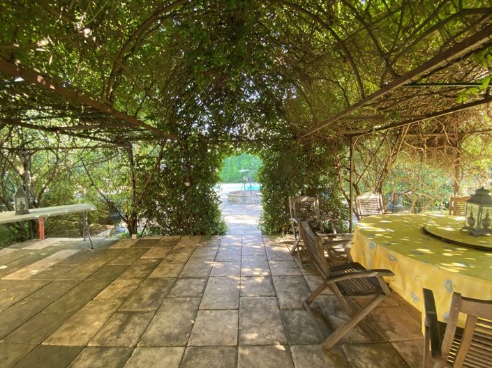 Image No.22-6 Bed Property for sale