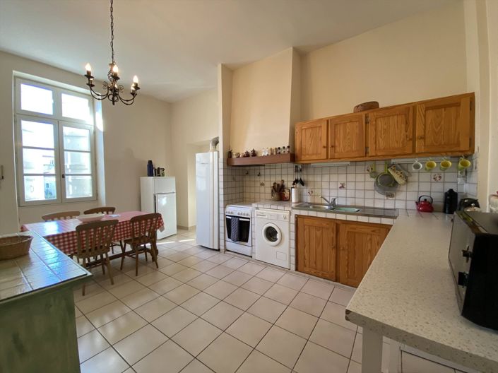 Image No.26-6 Bed Property for sale