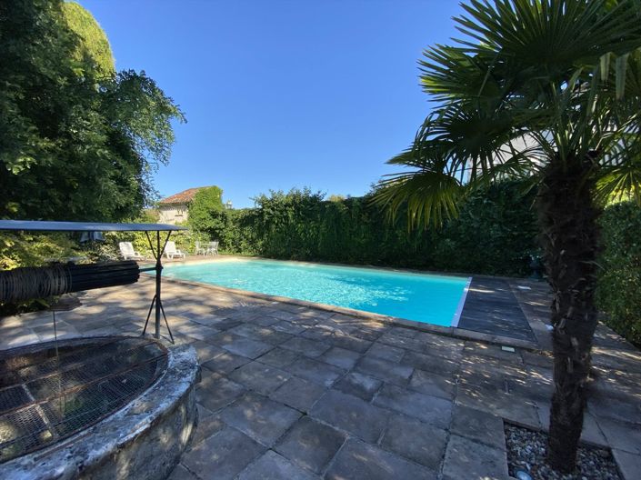 Image No.28-6 Bed Property for sale