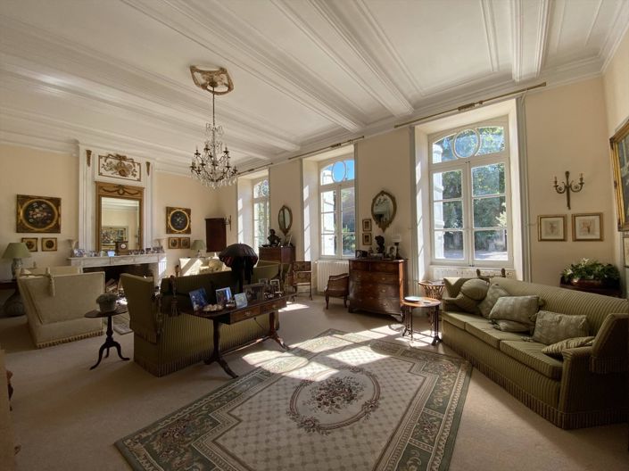 Image No.3-6 Bed Property for sale