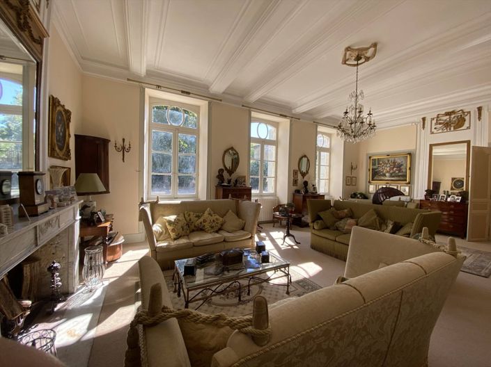 Image No.5-6 Bed Property for sale