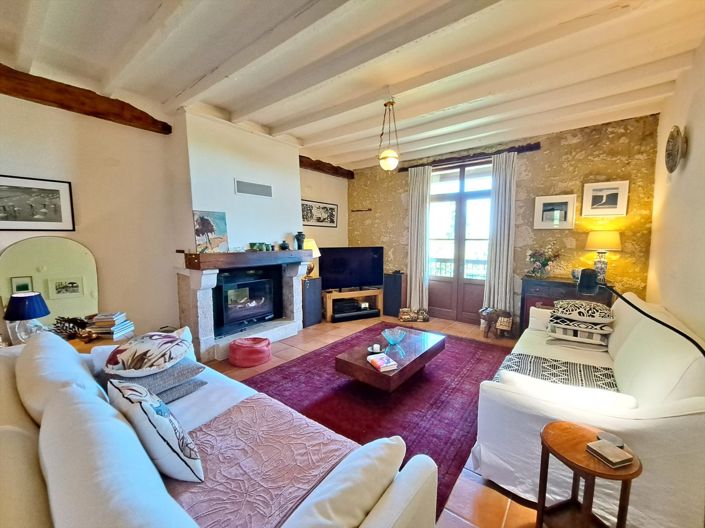 Image No.8-5 Bed House for sale