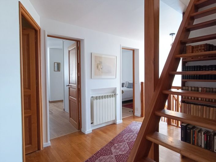 Image No.16-6 Bed House for sale