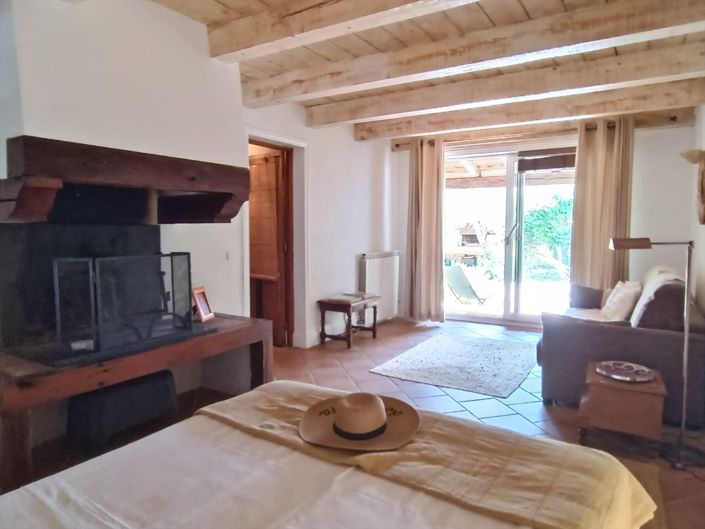 Image No.18-6 Bed House for sale