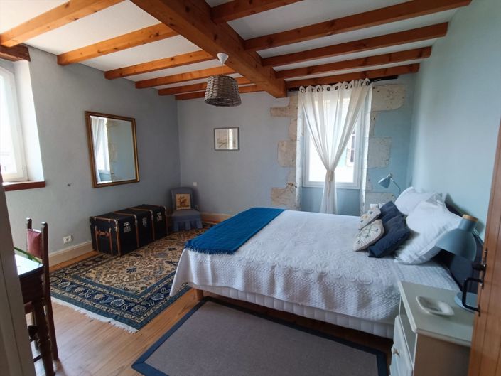 Image No.26-6 Bed House for sale