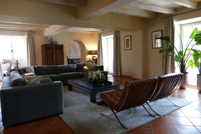 Image No.16-10 Bed Property for sale