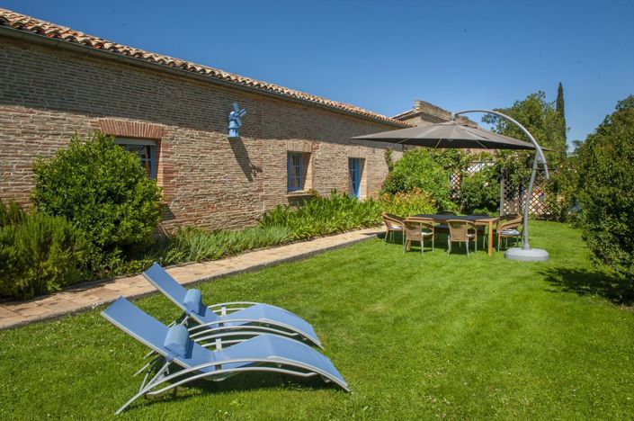 Image No.26-10 Bed Property for sale